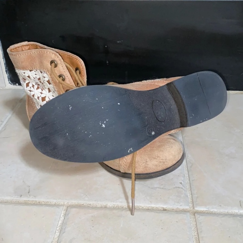 Tan booties - Picture 4 of 6